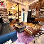 Montmartre Rue Des Martyrs Loft With Ac, 4-7 Peo
