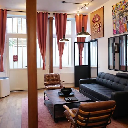 Montmartre Rue Des Martyrs Loft With Ac, 4-7 Peo * Paris