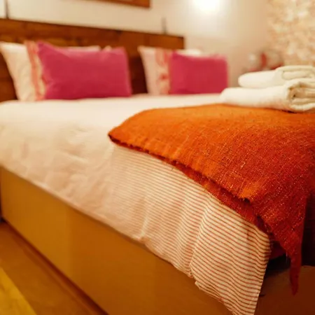 Apartment Montmartre Rue Des Martyrs Loft With Ac, 4-7 Peo Paris