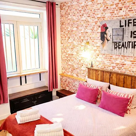 Apartment Montmartre Rue Des Martyrs Loft With Ac, 4-7 Peo Paris